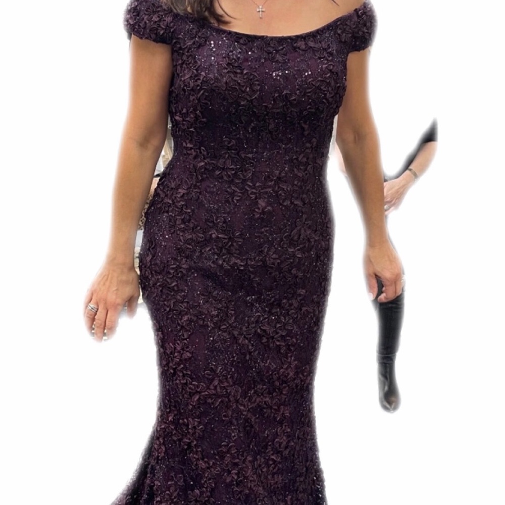 Elegant off the shoulder 2021 Jovani gown. Never worn with tags still on